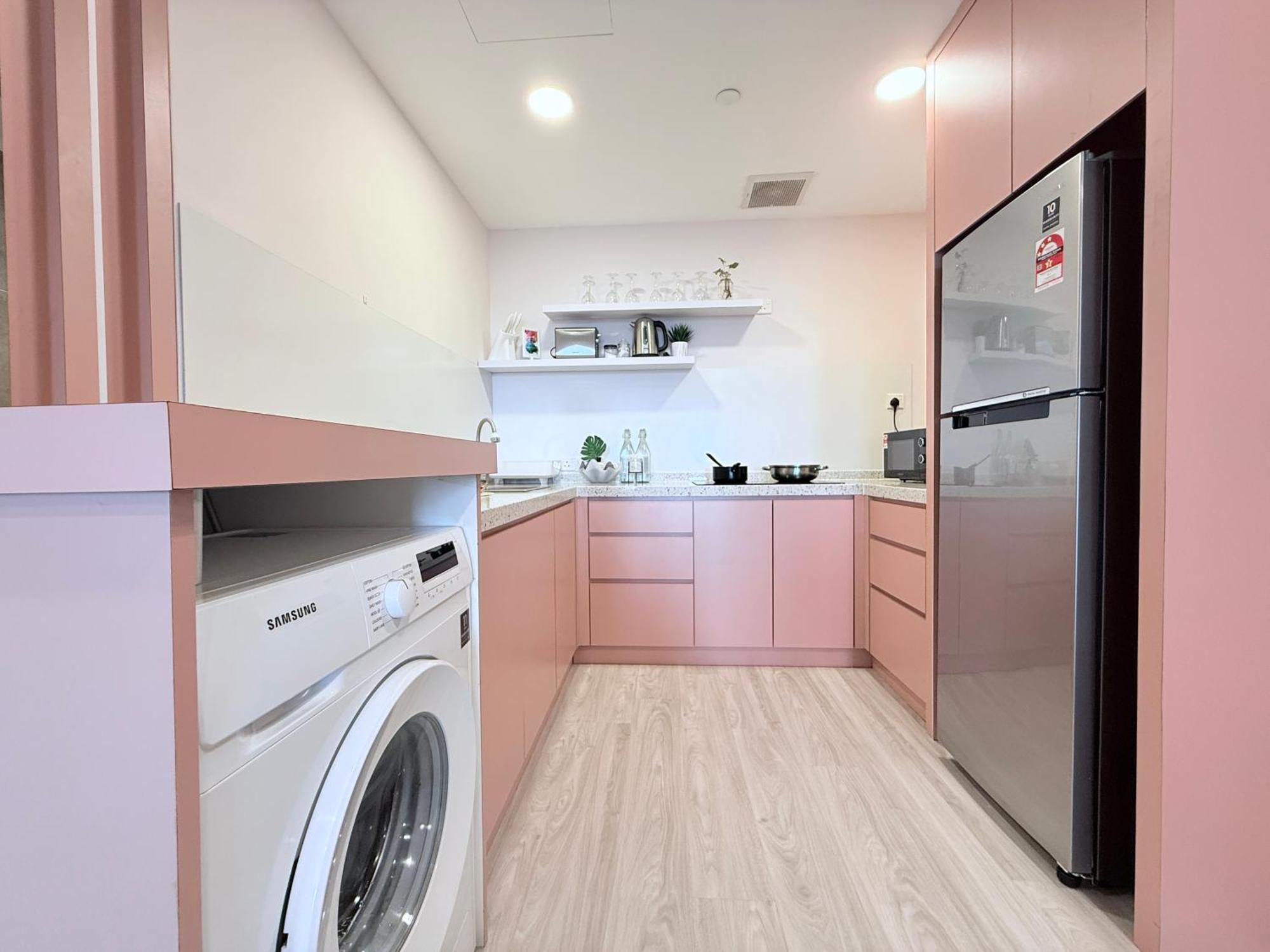 Arusuites Tanjung Aru Kota Kinabalu - Laxzone Suite Екстериор снимка